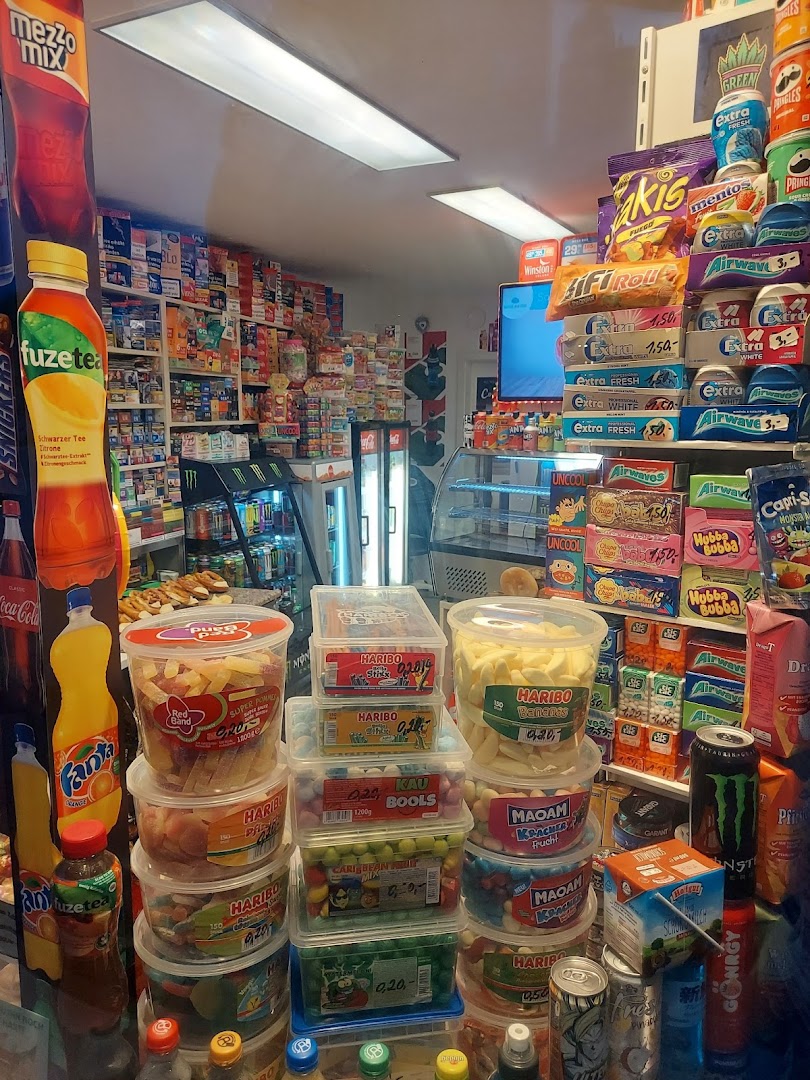 Kiosk am Zob · Fotos 9